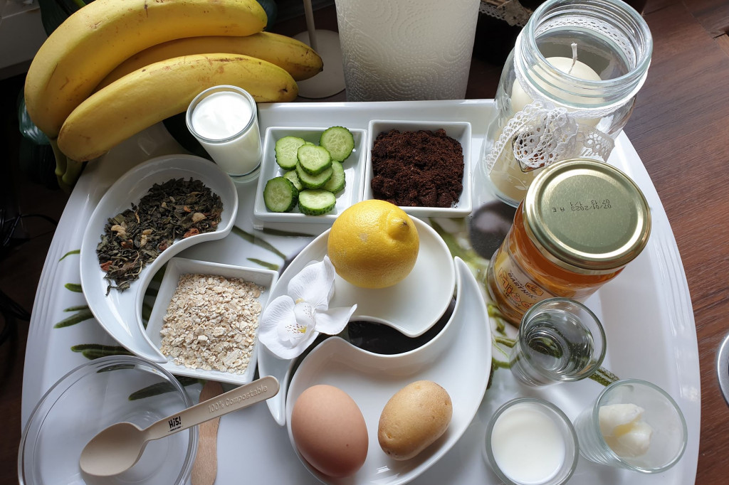 Płatki owsiane, fusy z kawy, miód czyli domowe spa