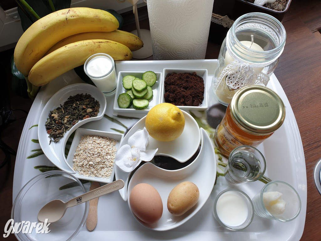 Płatki owsiane, fusy z kawy, miód czyli domowe spa