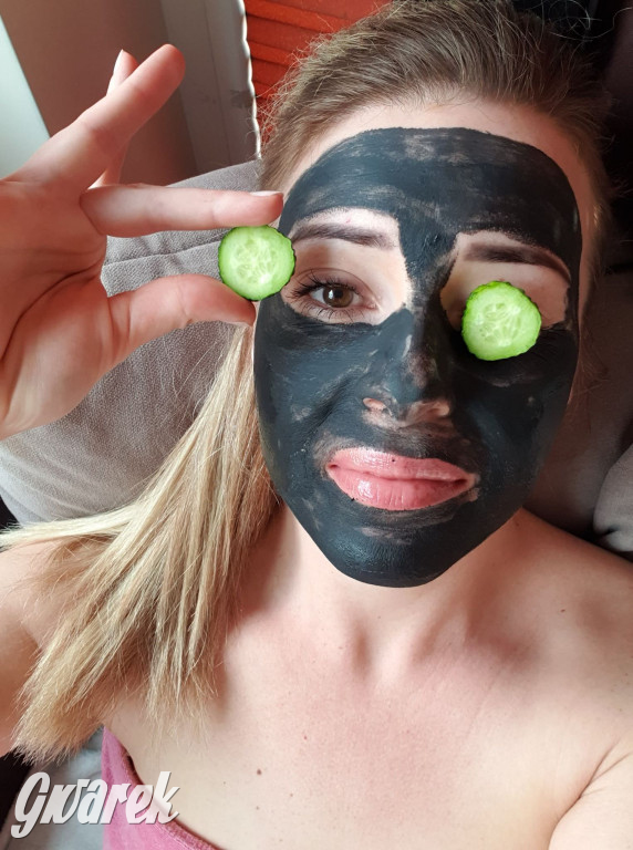 Płatki owsiane, fusy z kawy, miód czyli domowe spa