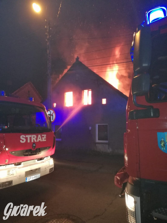 Pożar domu jednorodzinnego w Piekarach Śląskich