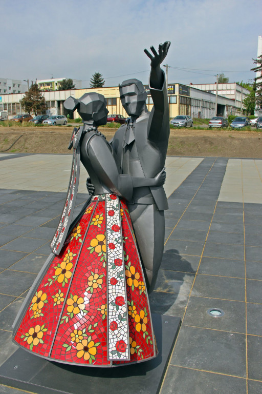 Tańcząca para na rynku w Radzionkowie