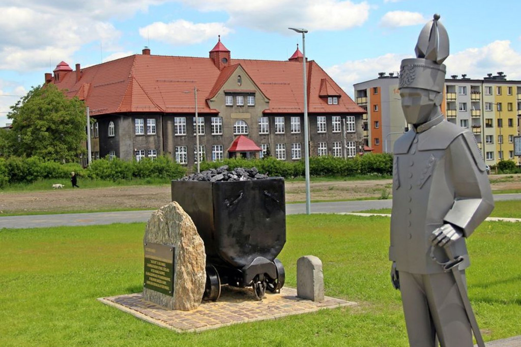 Kolejne rzeźby na nowym rynku