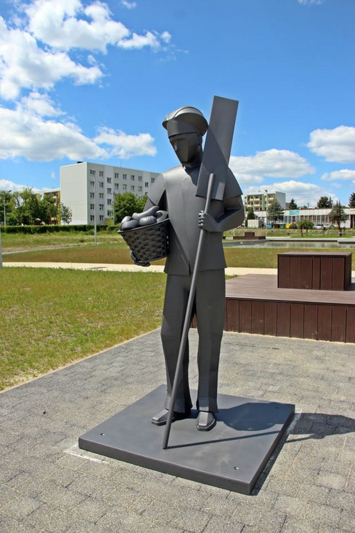 Kolejne rzeźby na nowym rynku