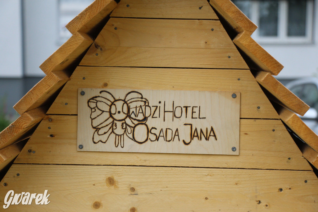 Osada Jana. Hotel dla pszczół i zapylaczy otwarty