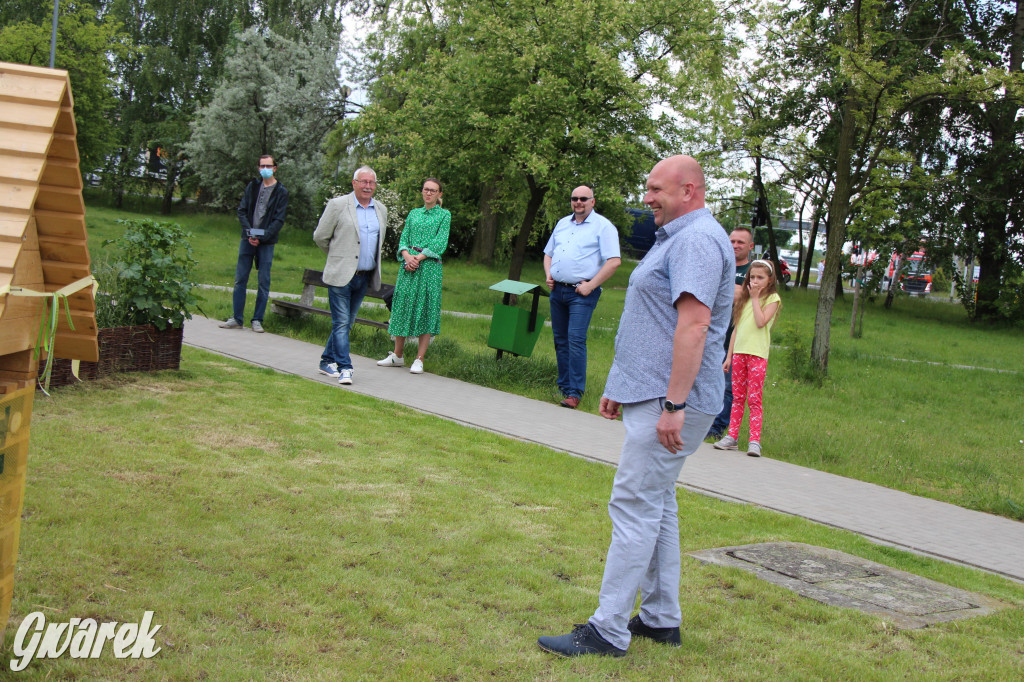 Osada Jana. Hotel dla pszczół i zapylaczy otwarty