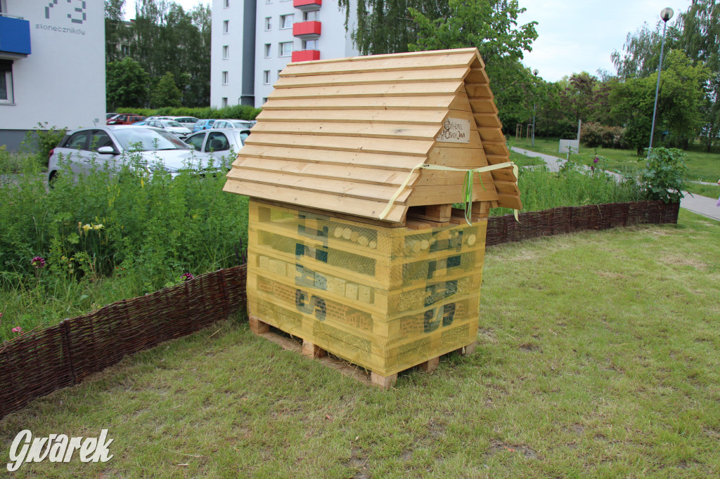 Osada Jana. Hotel dla pszczół i zapylaczy otwarty