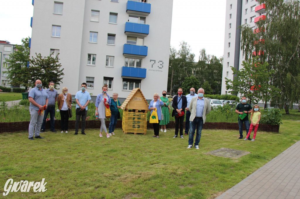 Osada Jana. Hotel dla pszczół i zapylaczy otwarty
