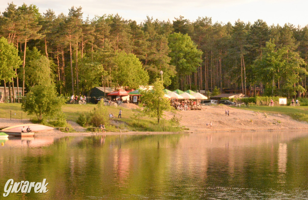 Chechło wieczorową porą. Dobre miejsce na spacer