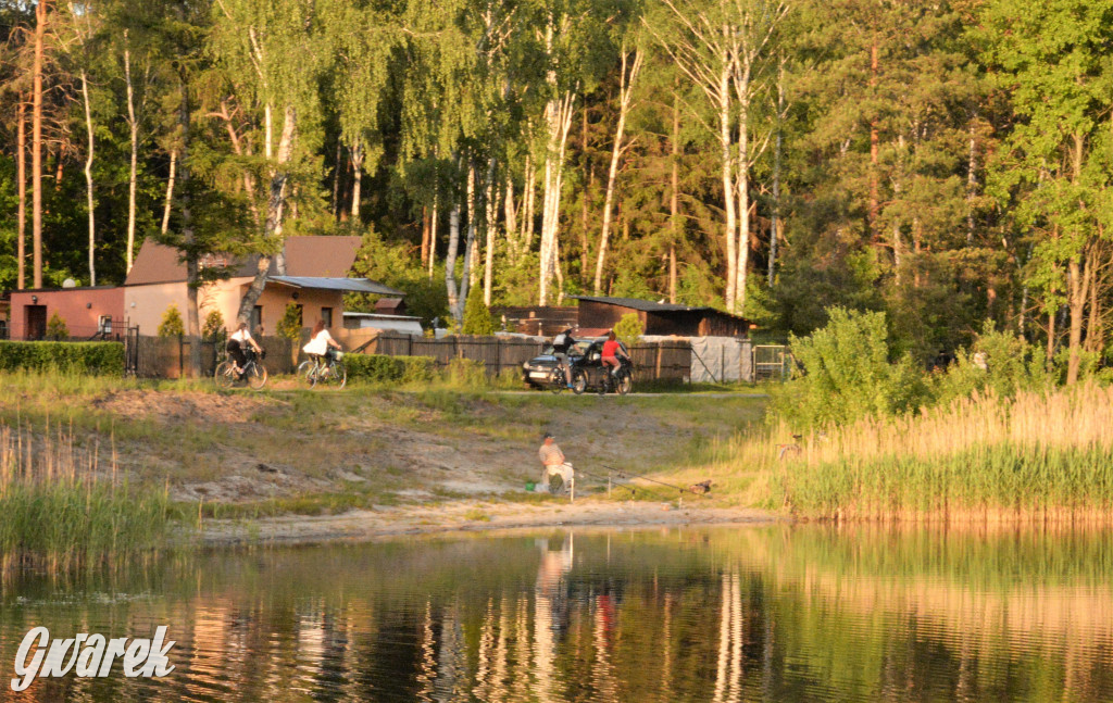 Chechło wieczorową porą. Dobre miejsce na spacer