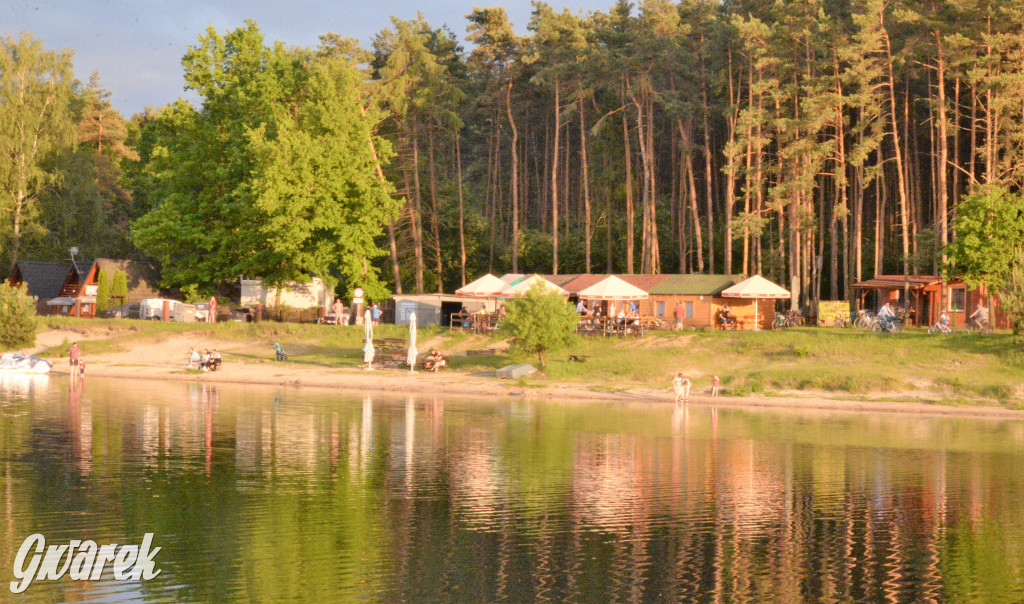 Chechło wieczorową porą. Dobre miejsce na spacer
