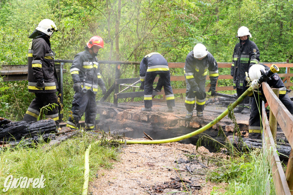 Spłonął most nad Małą Panwią