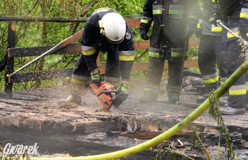 Spłonął most nad Małą Panwią