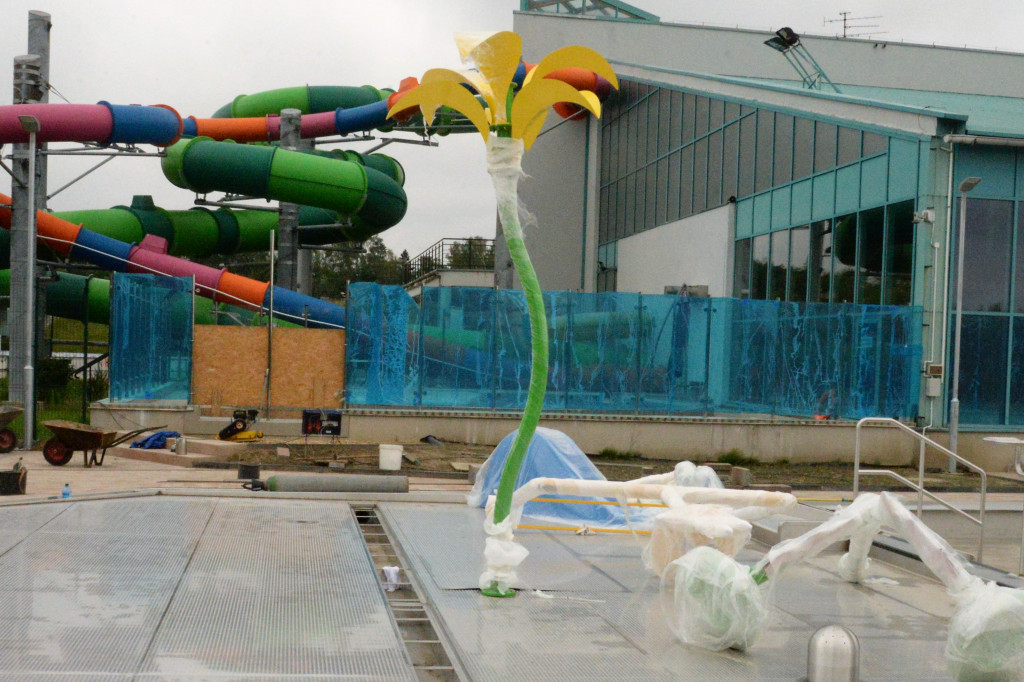 Tarnowskie Góry. Wodny plac zabaw na finiszu