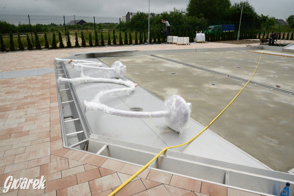 Tarnowskie Góry. Wodny plac zabaw na finiszu