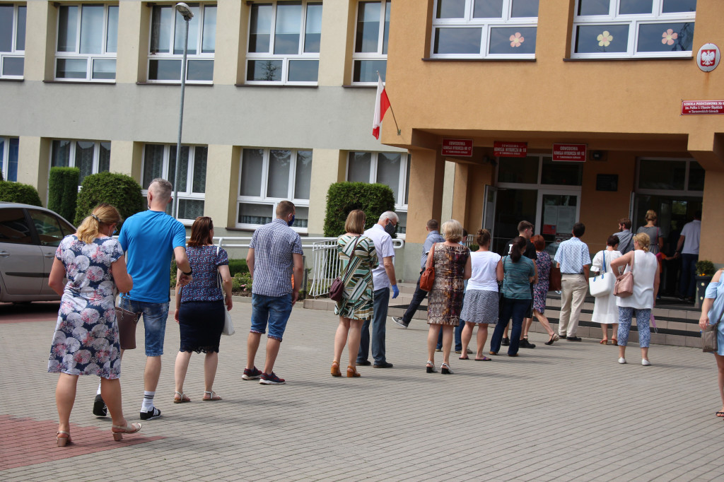 Wybory prezydenckie. W Tarnowskich Górach kolejki do urn