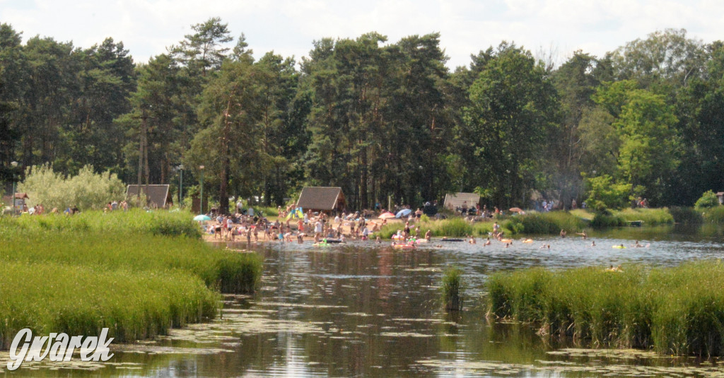 Tłumy nad wodą. Chechło i Zieloną okupują letnicy