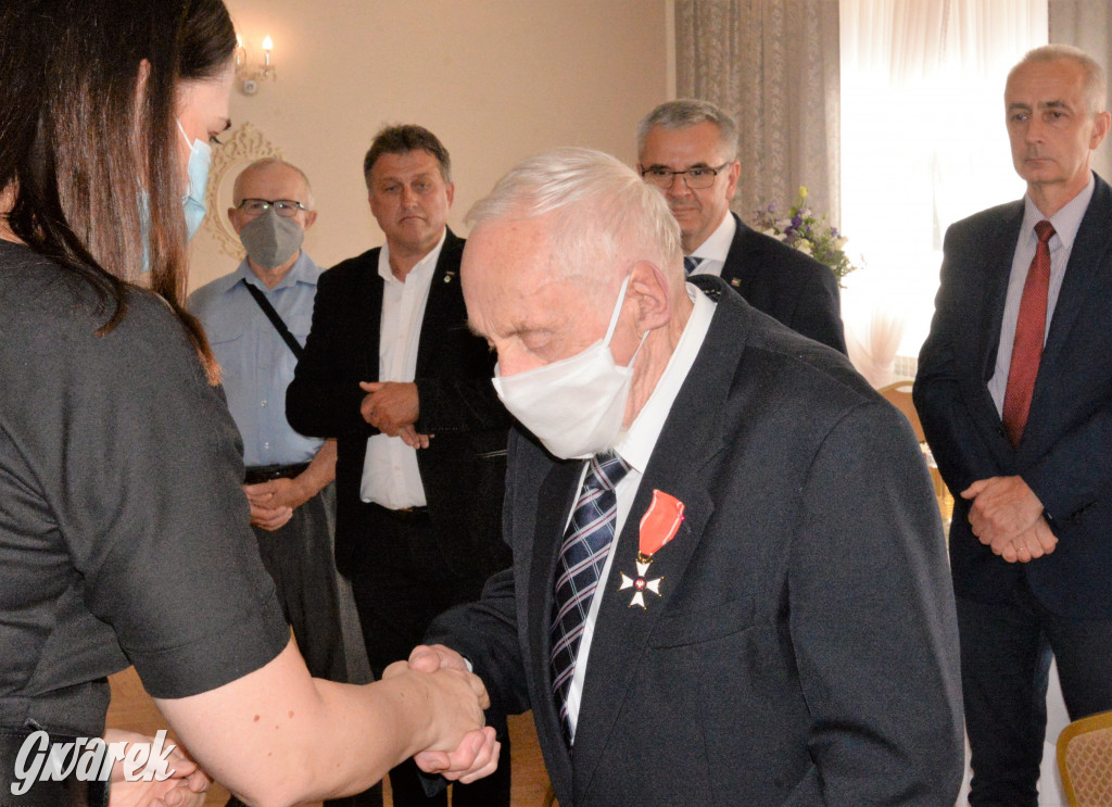 Prezydent odznaczył dwójkę tarnogórzan