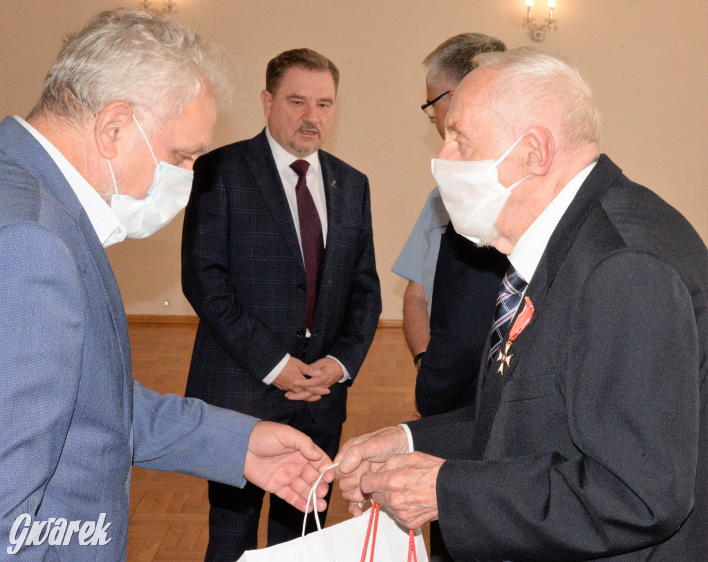 Prezydent odznaczył dwójkę tarnogórzan