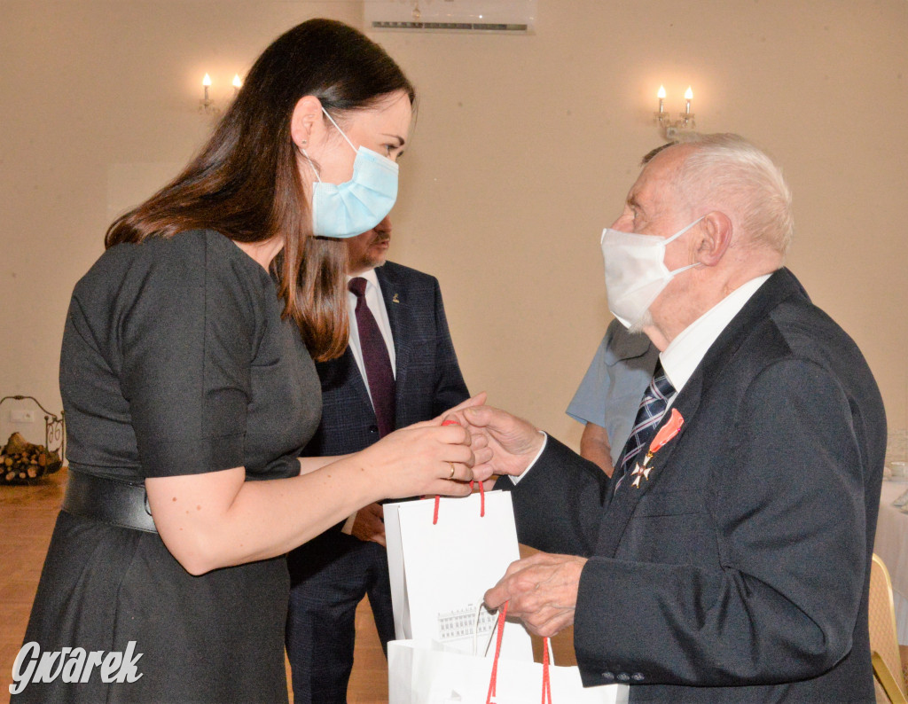 Prezydent odznaczył dwójkę tarnogórzan