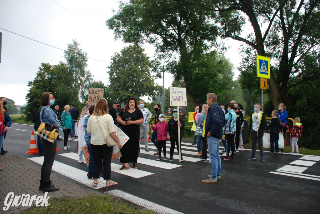 Protest mieszkańców na Tarnogórskiej w Świerklańcu