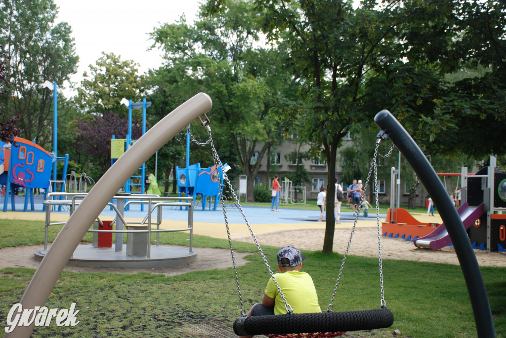 Basen otwarty, wodny i piracki plac zabaw czekają