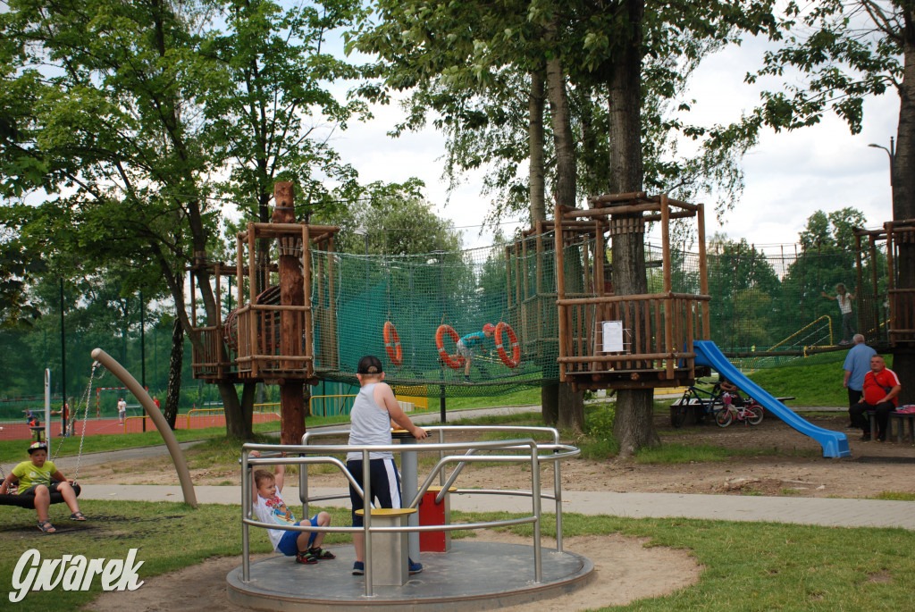 Basen otwarty, wodny i piracki plac zabaw czekają
