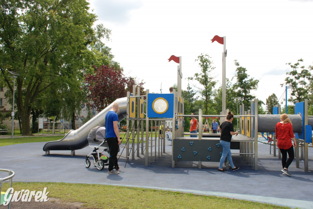 Basen otwarty, wodny i piracki plac zabaw czekają