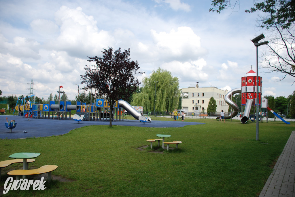 Basen otwarty, wodny i piracki plac zabaw czekają