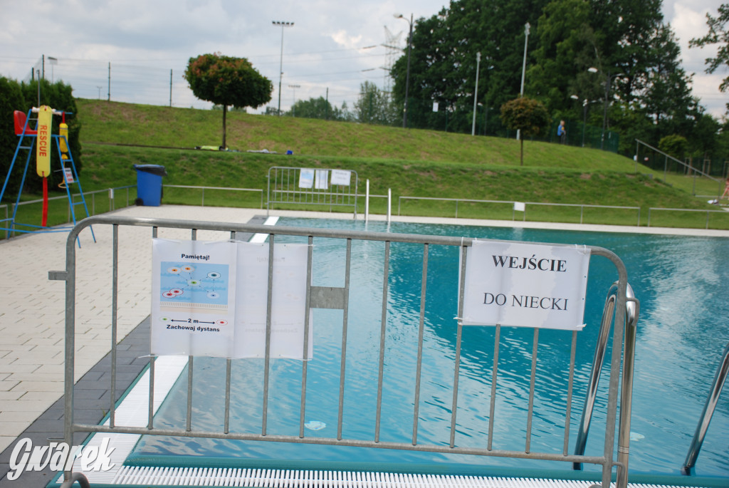 Basen otwarty, wodny i piracki plac zabaw czekają