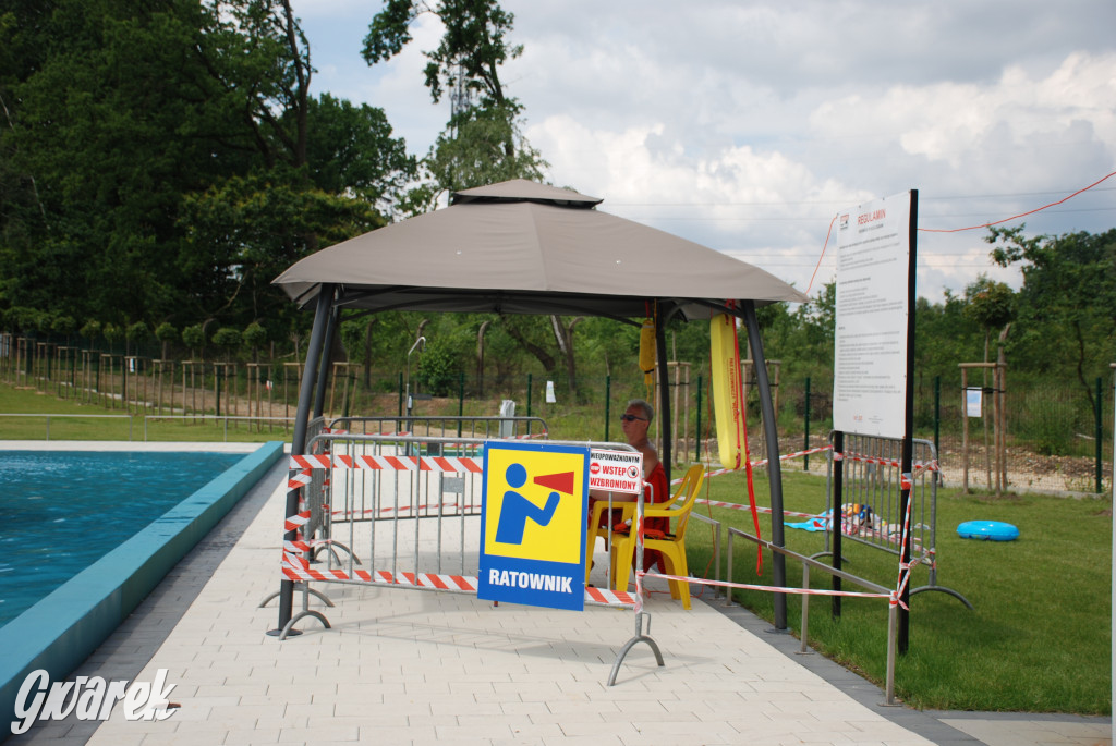 Basen otwarty, wodny i piracki plac zabaw czekają