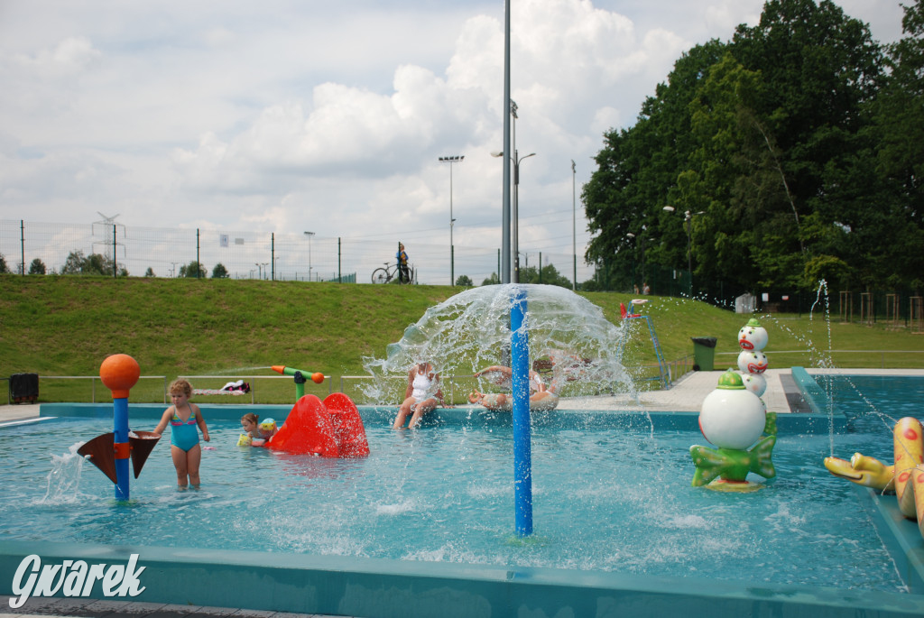 Basen otwarty, wodny i piracki plac zabaw czekają