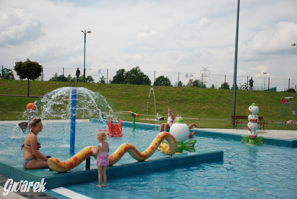 Basen otwarty, wodny i piracki plac zabaw czekają
