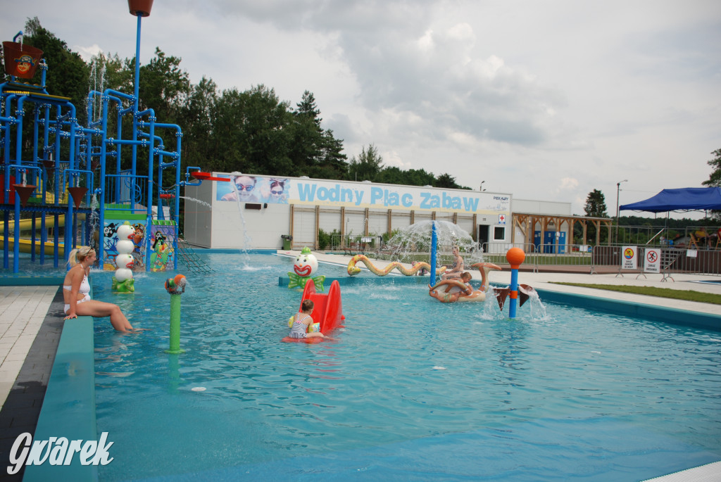 Basen otwarty, wodny i piracki plac zabaw czekają