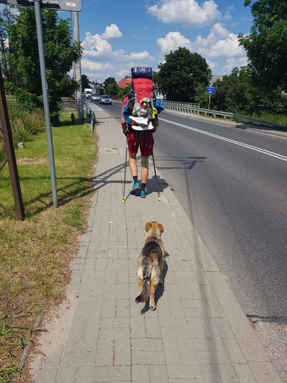 Pieszo z Tarnowskich Gór do Giżycka. Dla Laury