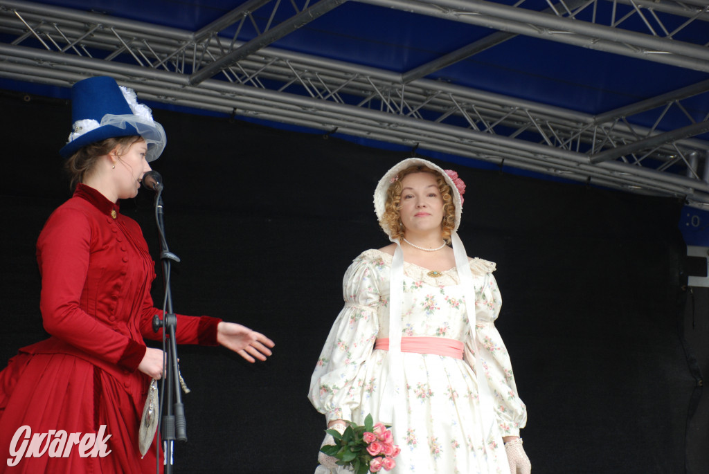 Pokaz mody na rodzinnym pikniku