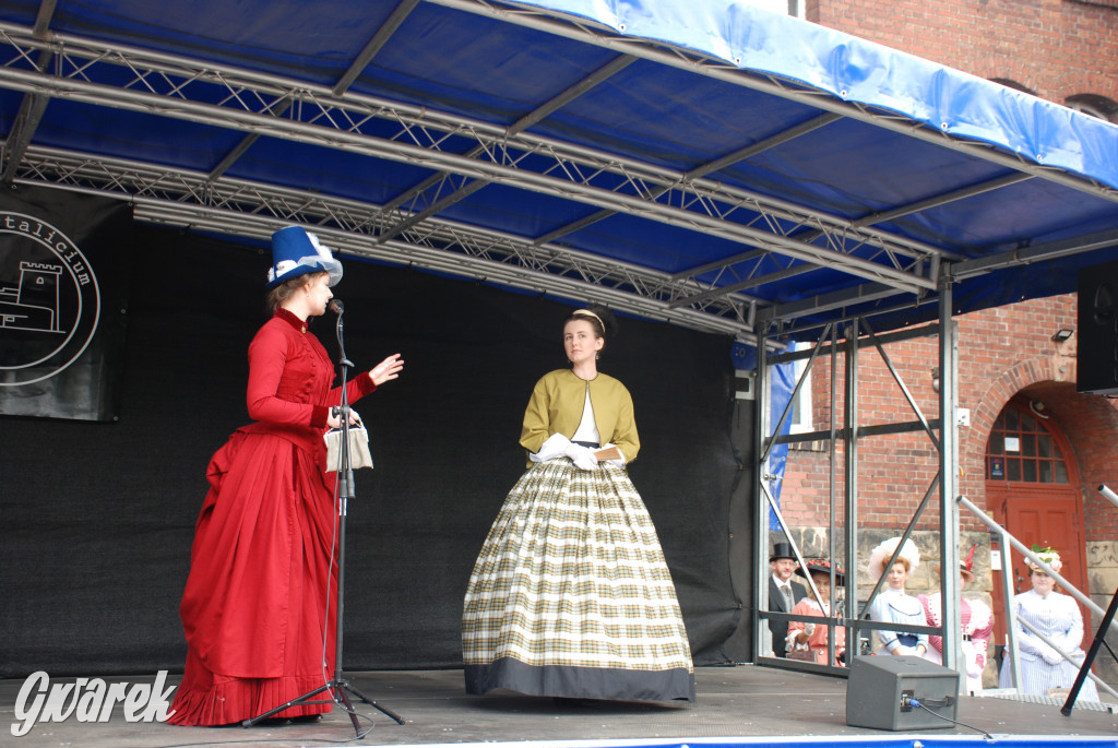 Pokaz mody na rodzinnym pikniku