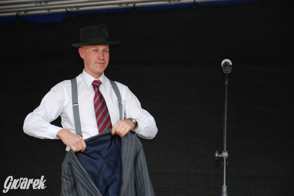 Pokaz mody na rodzinnym pikniku