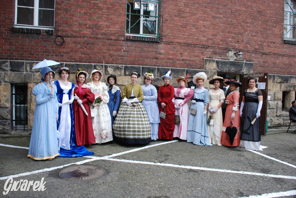 Pokaz mody na rodzinnym pikniku