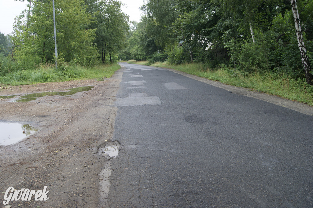 Lasowice. Dziurawa ulica Polna straszy