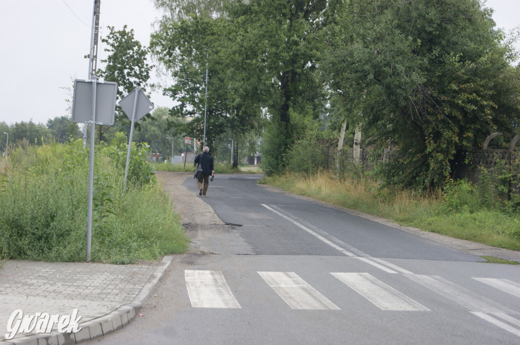 Lasowice. Dziurawa ulica Polna straszy