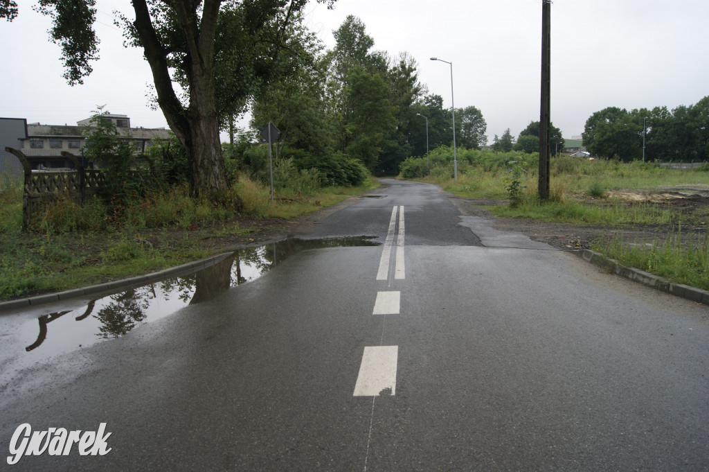 Lasowice. Dziurawa ulica Polna straszy