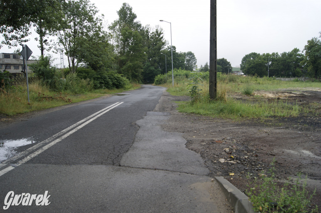 Lasowice. Dziurawa ulica Polna straszy