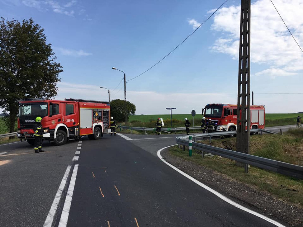 Skrzyżowanie w Boniowicach. Zderzenie trzech aut