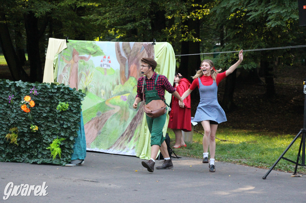 Teatralne Parkowanie z Niespasowanymi