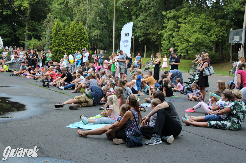 Teatralne Parkowanie z Niespasowanymi