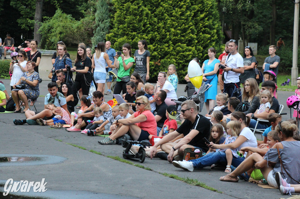 Teatralne Parkowanie z Niespasowanymi