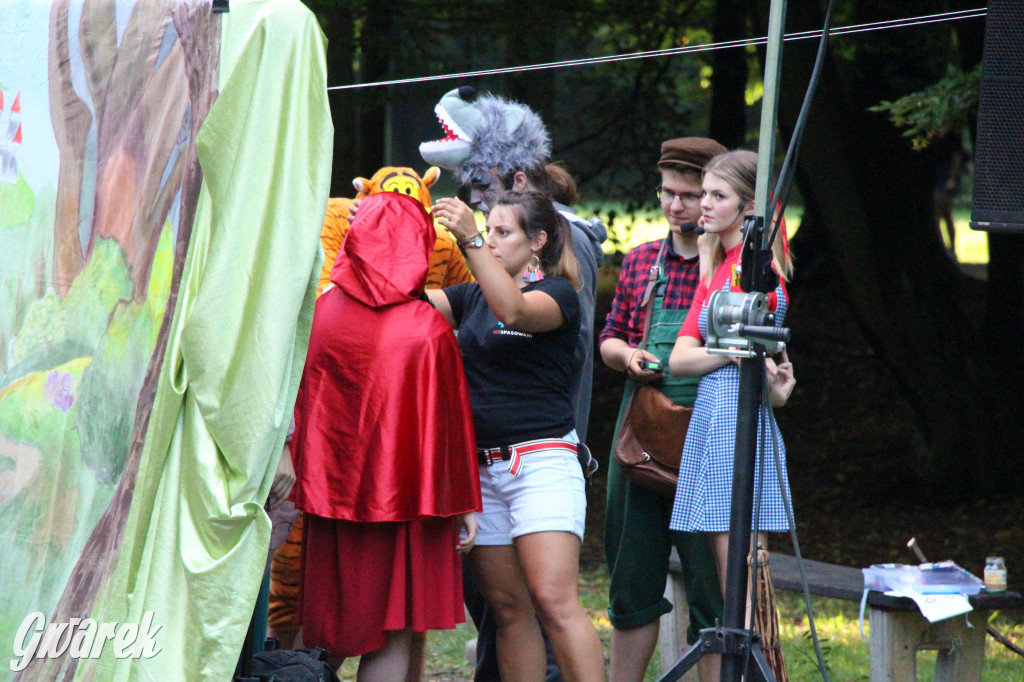 Teatralne Parkowanie z Niespasowanymi