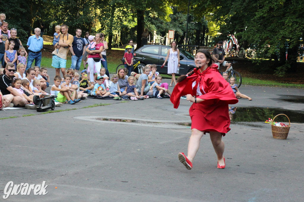Teatralne Parkowanie z Niespasowanymi