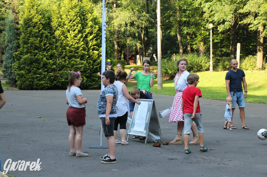 Teatralne Parkowanie z Niespasowanymi