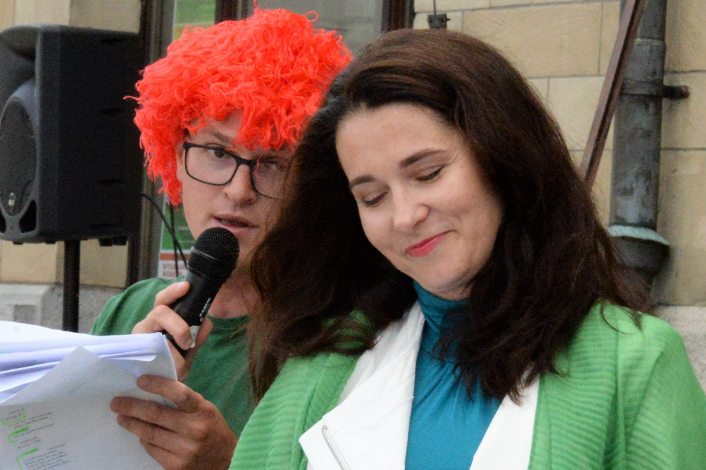 Balladyna na stopniach ratusza